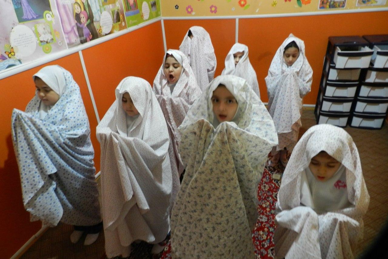 برگزاری نماز جماعت